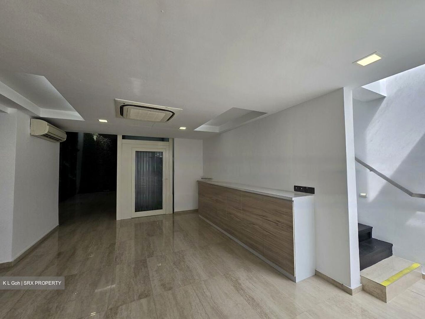 Cairnhill Road (D9), Terrace #446535661